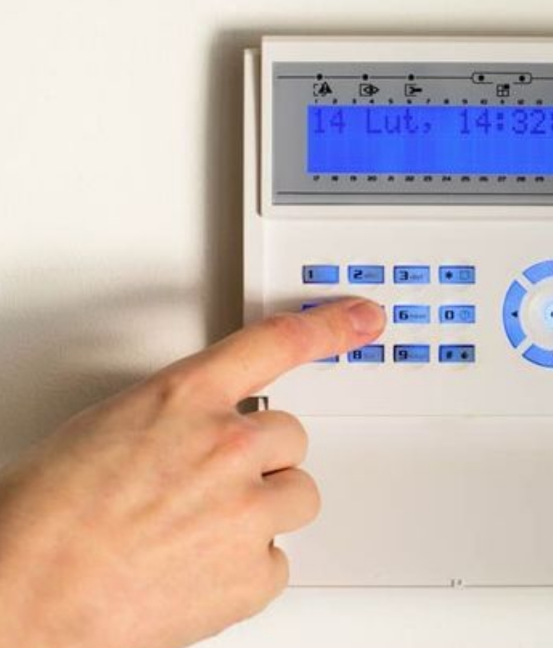 Managed intrusion alarm systems for banks and financial services
